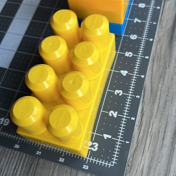 120+ MEGA BLOKS building brick toys 120+ pieces - Picture 5 of 8